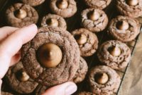 Caramel Surprise Chocolate Blooms